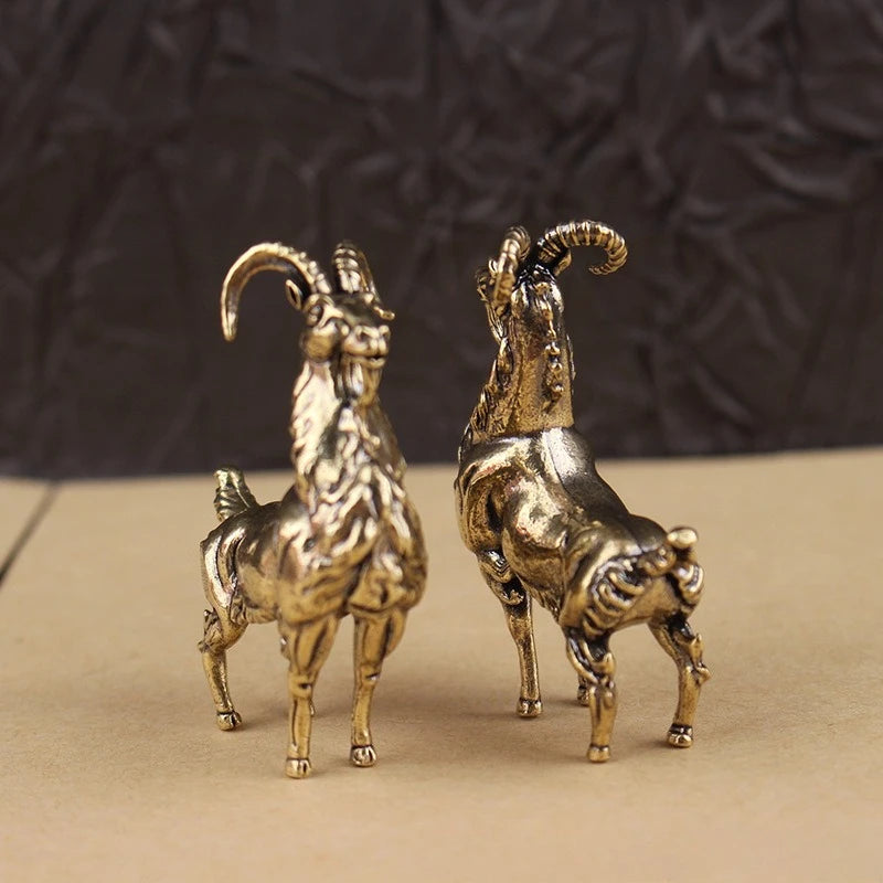 Ao Jiao Ling Yang Figurine (傲角羚羊摆件)