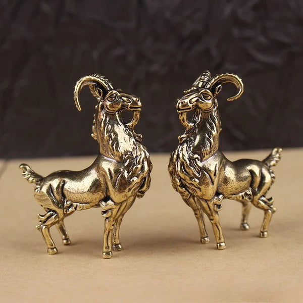 Ao Jiao Ling Yang Figurine (傲角羚羊摆件)