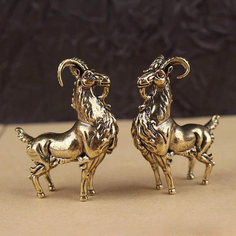 Ao Jiao Ling Yang Figurine (傲角羚羊摆件)