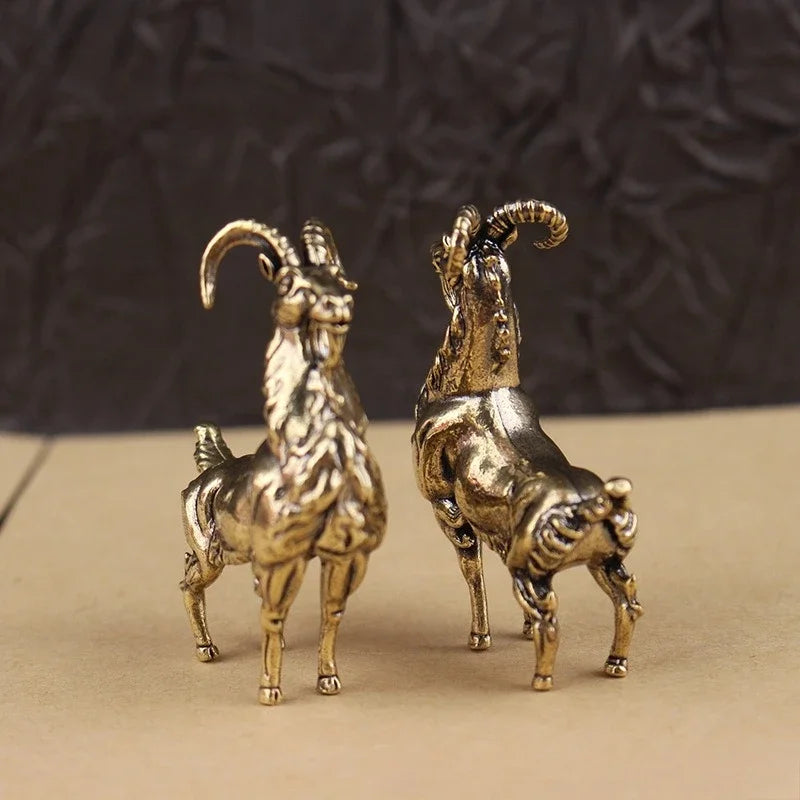 Ao Jiao Ling Yang Figurine (傲角羚羊摆件)